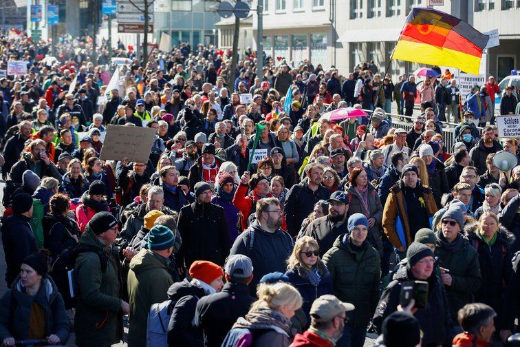 germany_protests_040122_2